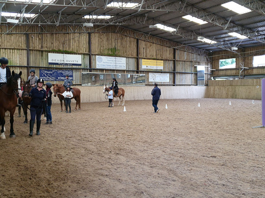 Cheston Farm Equestrian Centre-Wrangaton必去景点