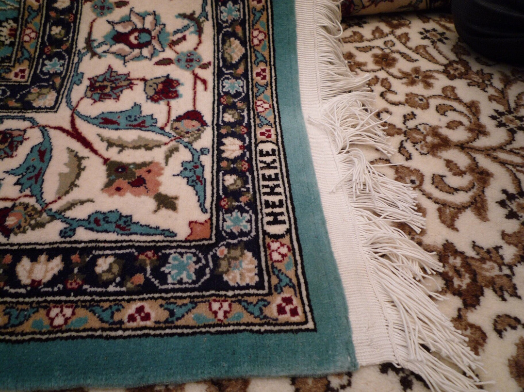 Golden Yarn Carpets-内夫谢希尔必去景点