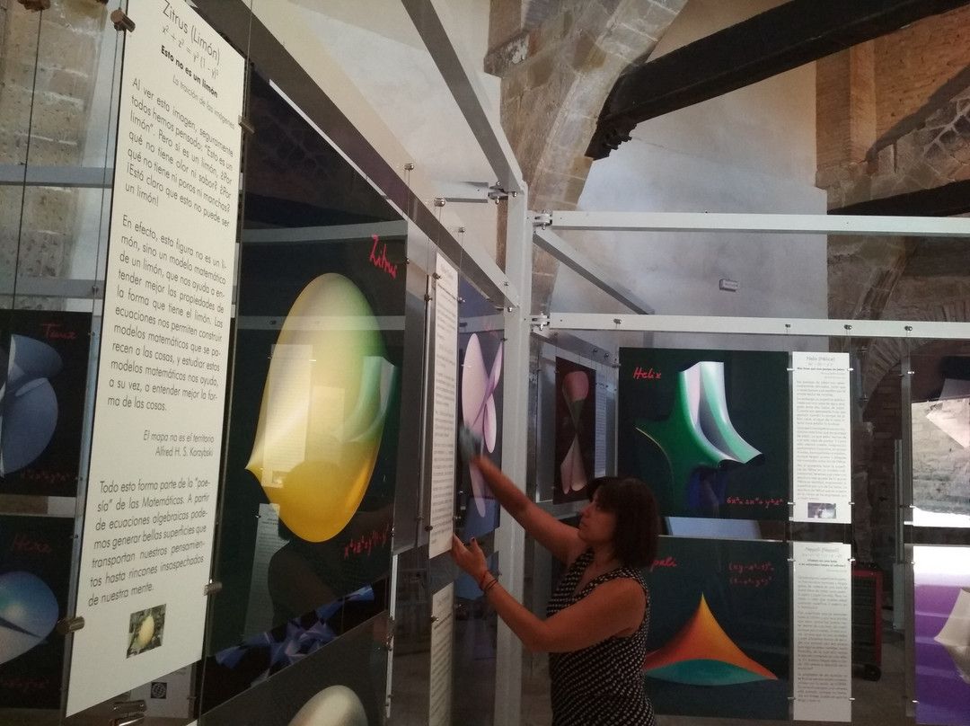 Museo de Matematicas Monasterio de Casbas景点图片