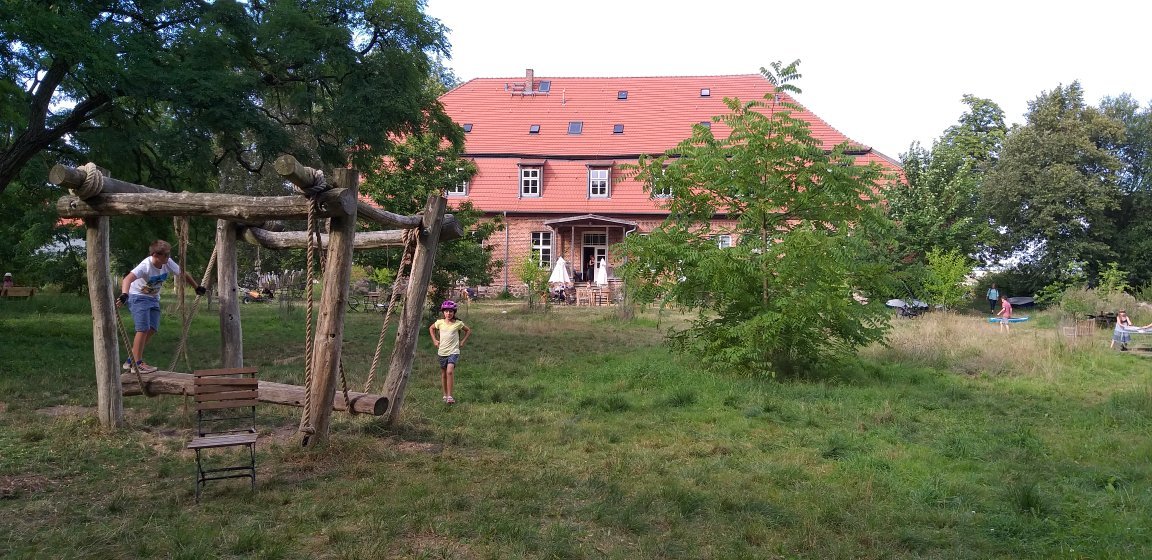 Gutshaus Linstow-官方