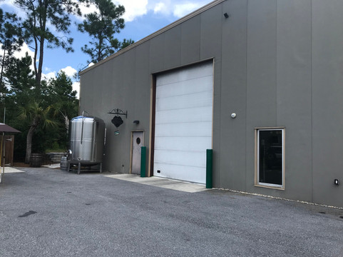 Idyll Hounds Brewing Company-圣罗萨海滩必去景点