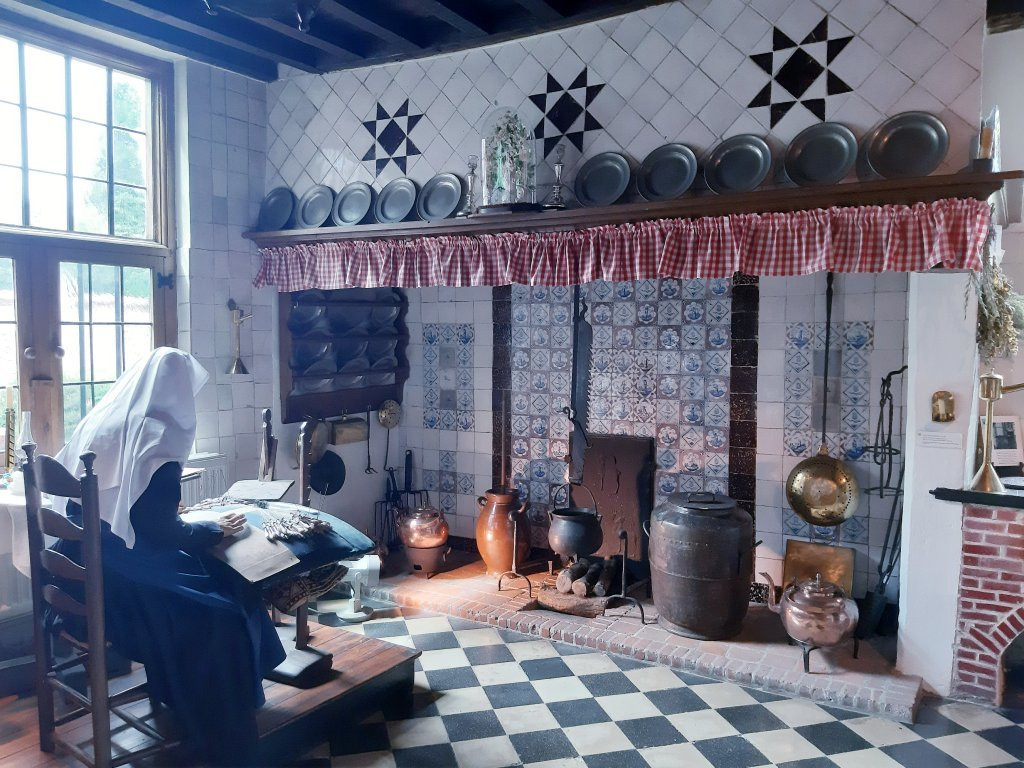 Beguinage Museum-腾尔浩特必去景点