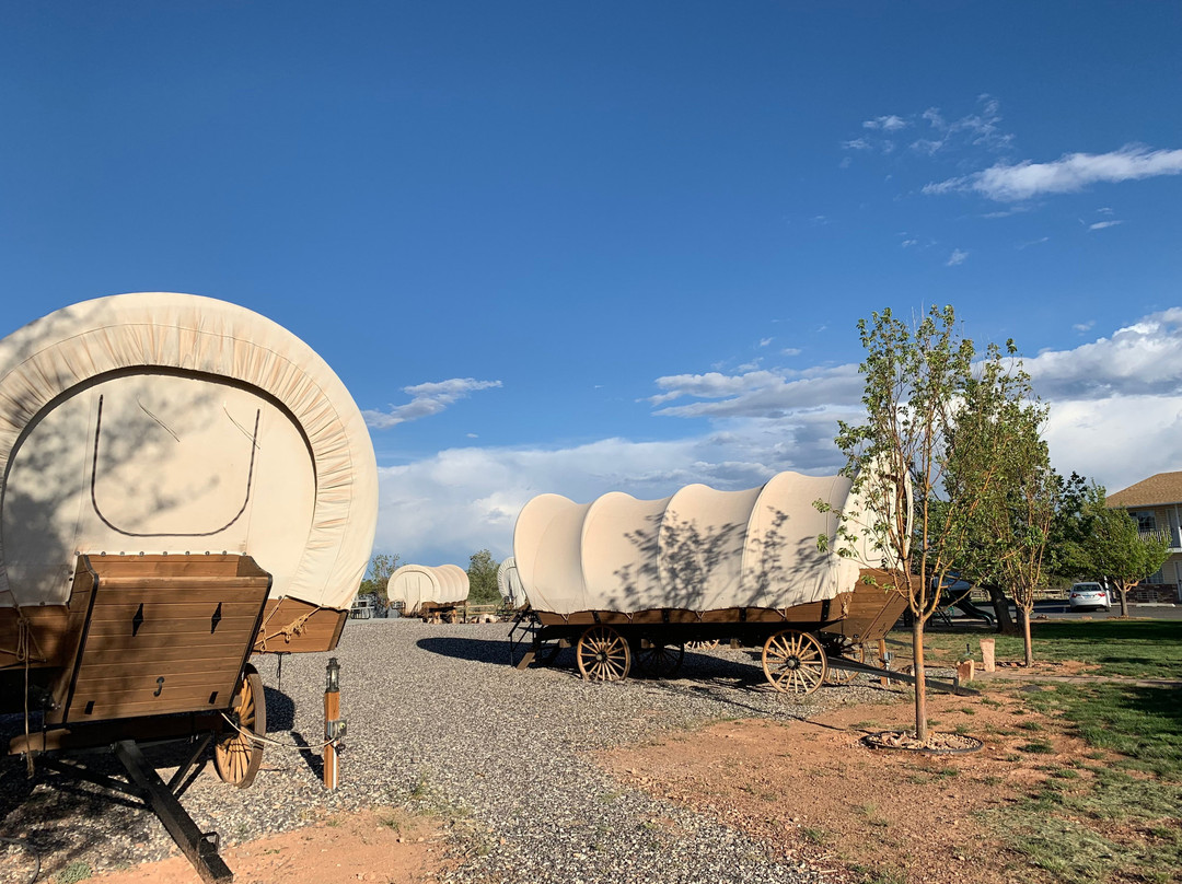 Broken Spur Inn主图