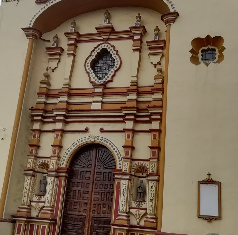 Iglesia de la Santa Veracruz景点图片