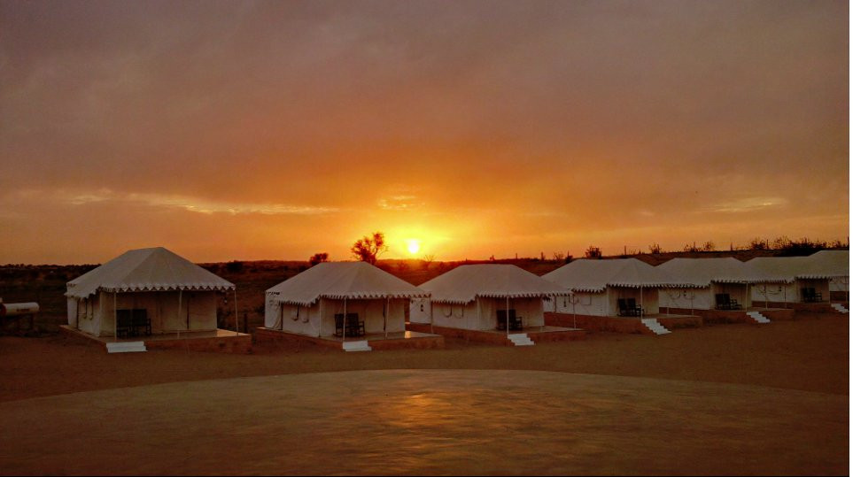 塔尔绿洲度假村营地主图