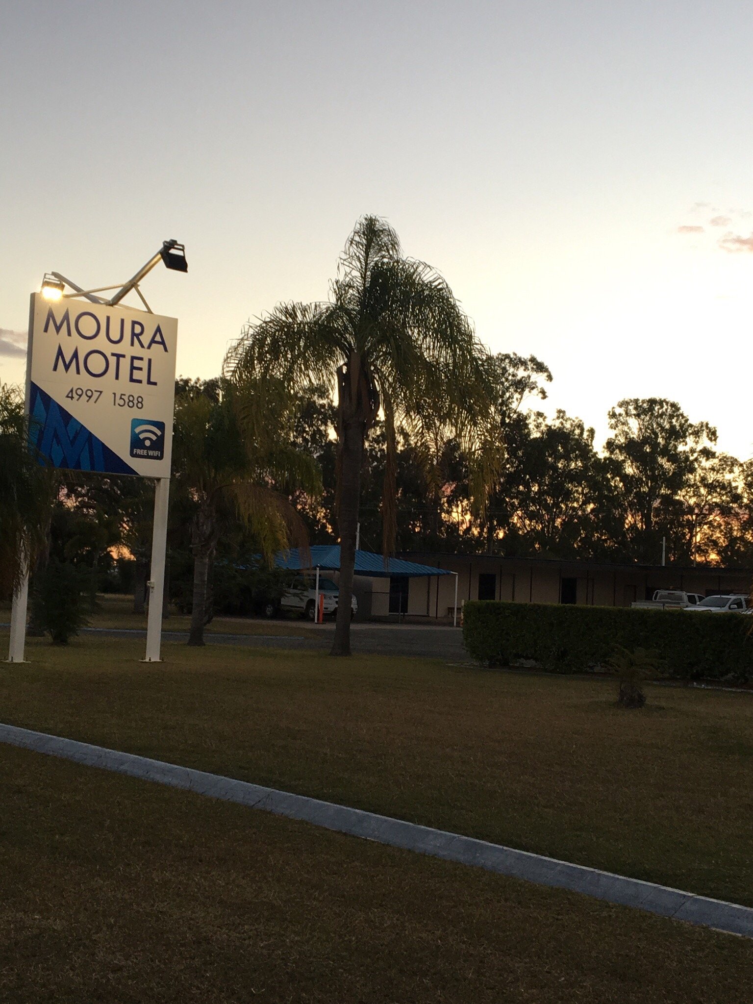 Moura Motel-官方