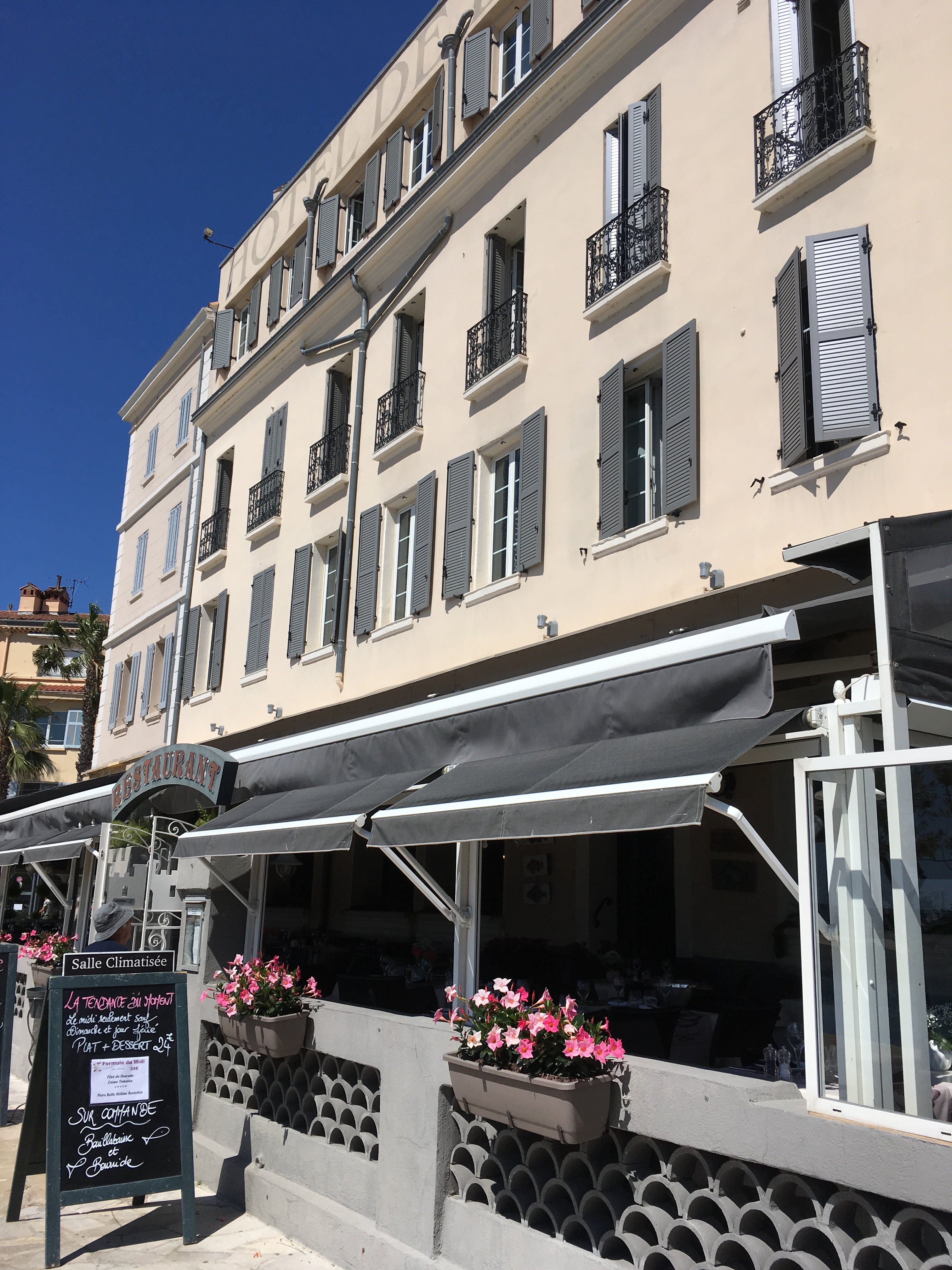 Hôtel Restaurant de la Tour-餐饮