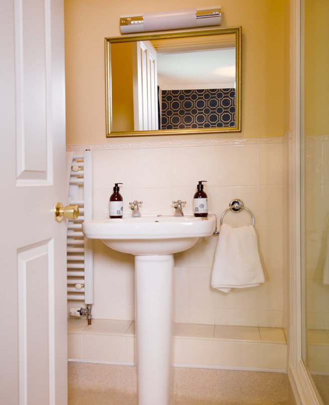 摩尔镇旅馆主图