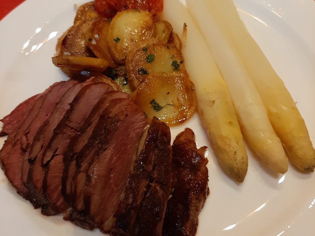 La Cascade De Hauterive主图