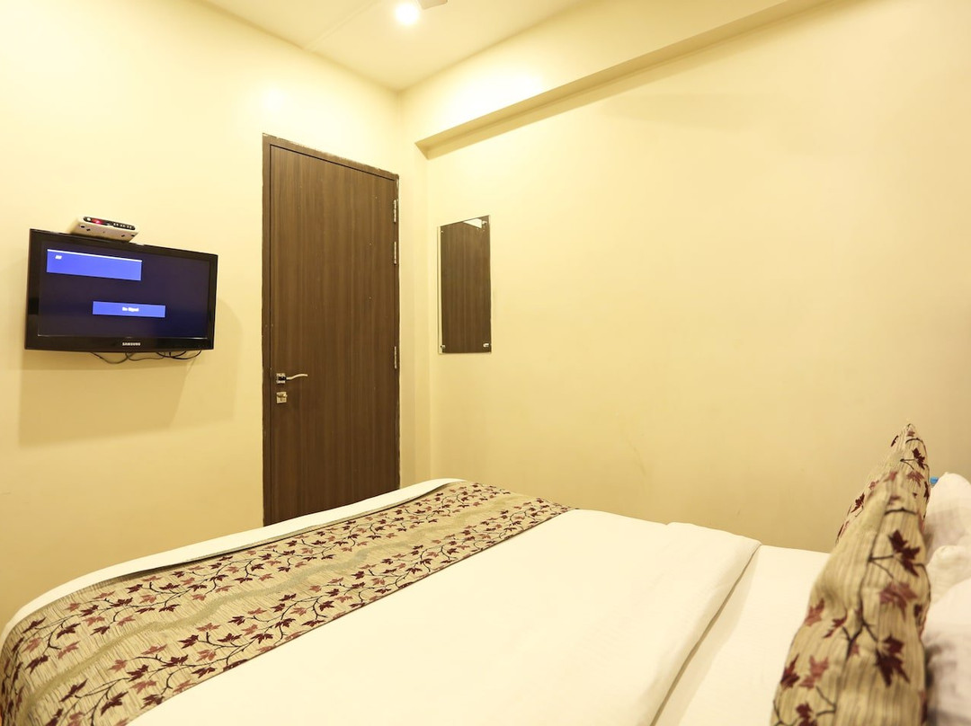 OYO 1807 Hotel Platinum Inn主图