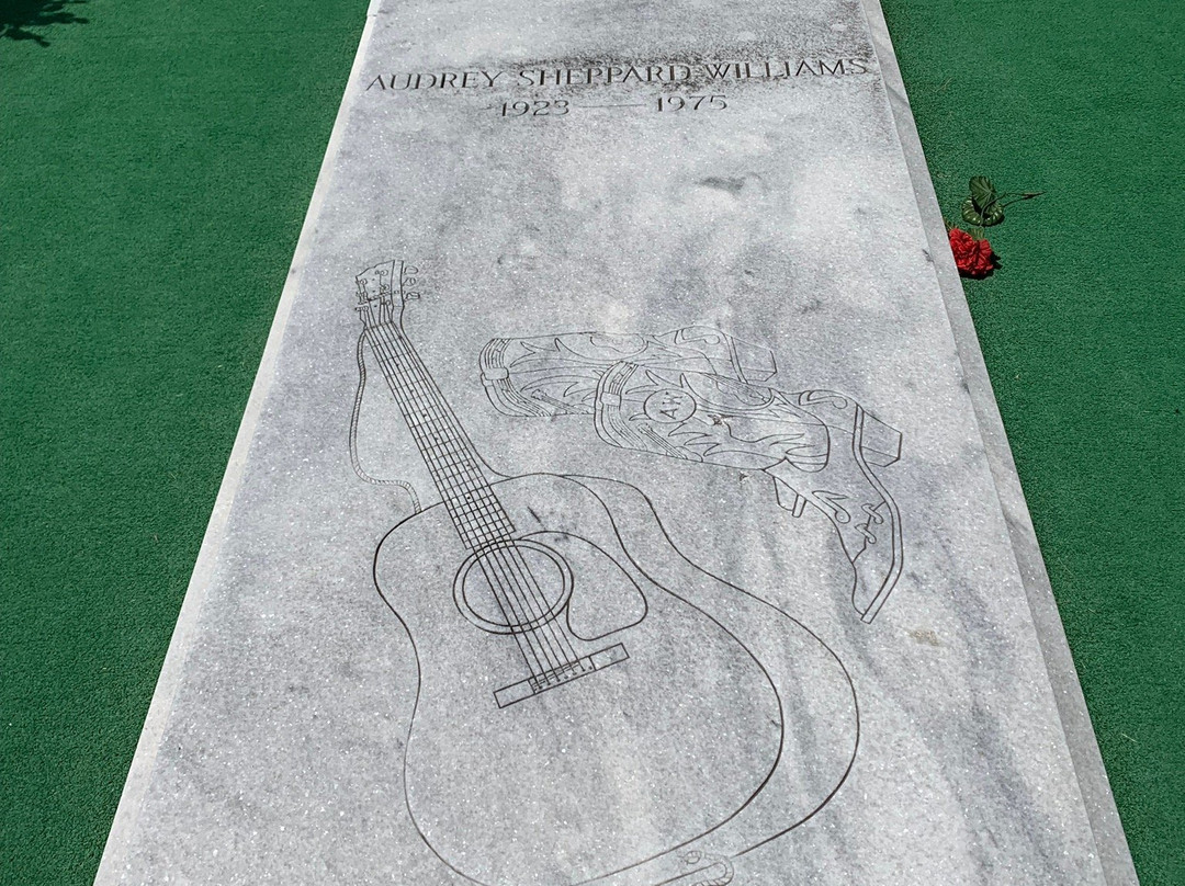 Hank Williams Memorial - Oakwood Annex Cemetery-蒙哥马利必去景点