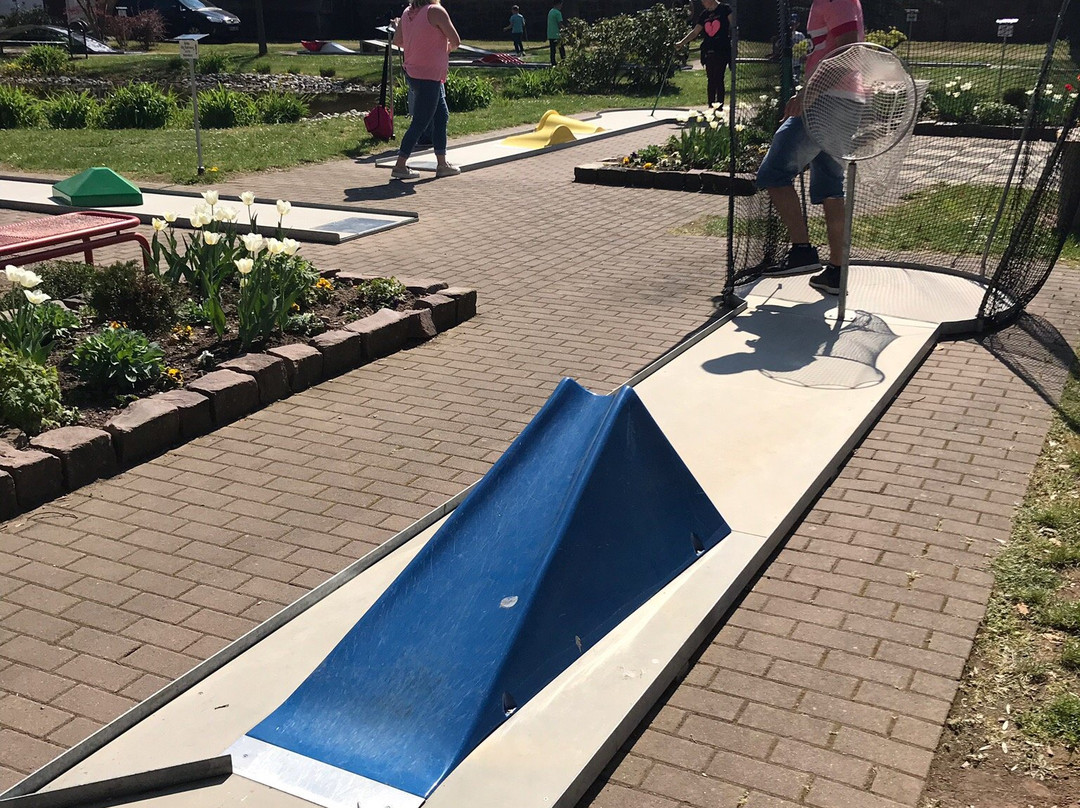 Minigolf im Rotenburger Schlosspark-Rotenburg an der Fulda必去景点