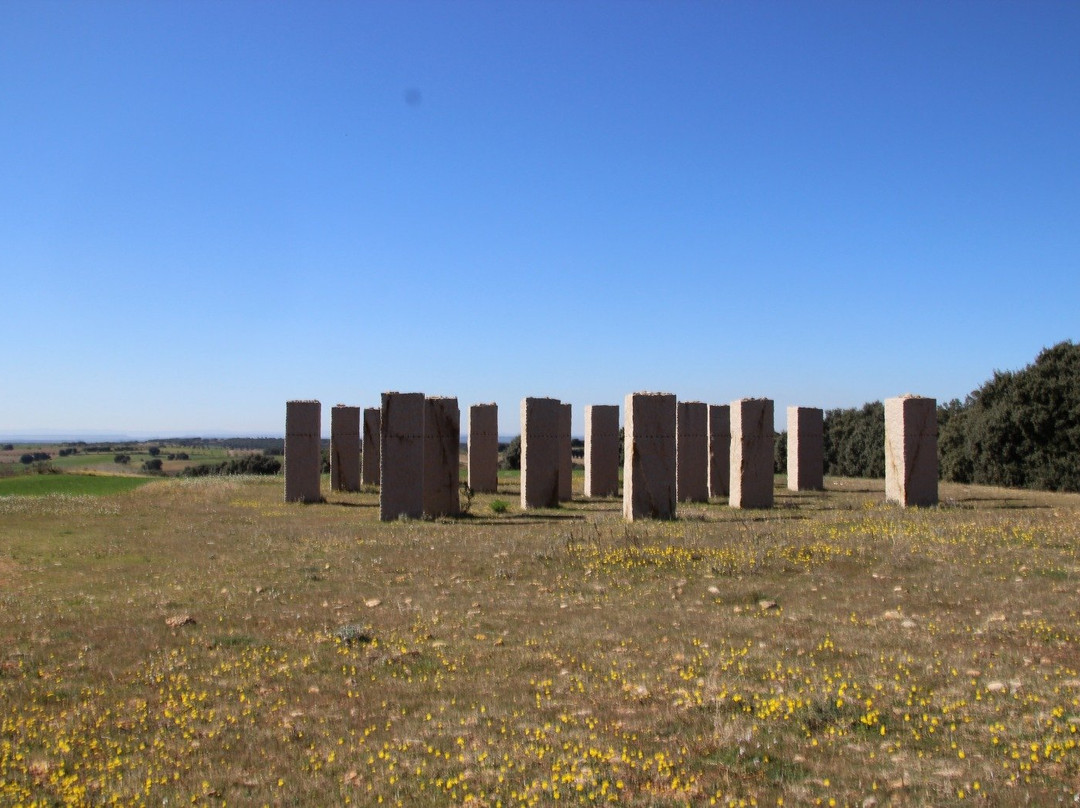 Monumento al Siglo XX. Abiego景点图片