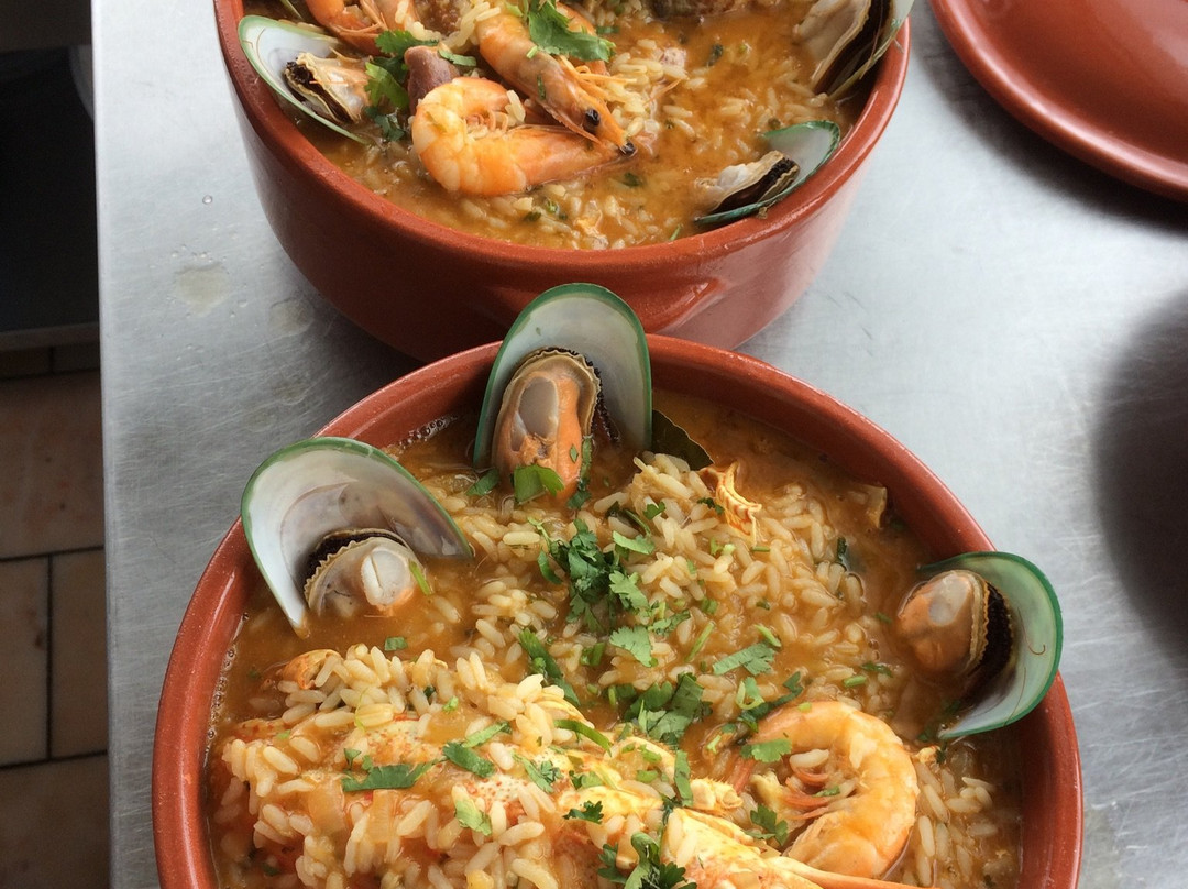 Casal da Ladeira餐馆和美食-III PIPAS Churrasqueira / Pizzaria
