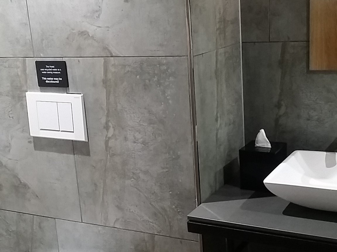 Century City Hotel Urban Square主图