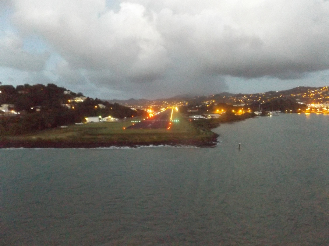 V C Bird Monument-圣 约翰必去景点