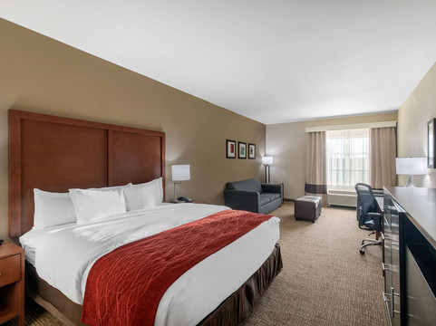 雪松山邓肯维尔舒适套房酒店主图