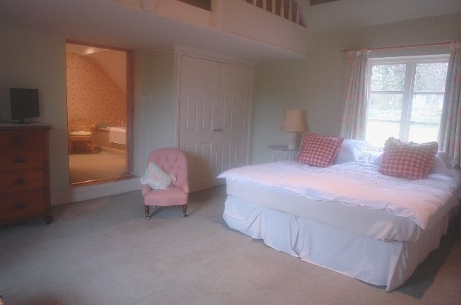 Lintwood Farmhouse主图