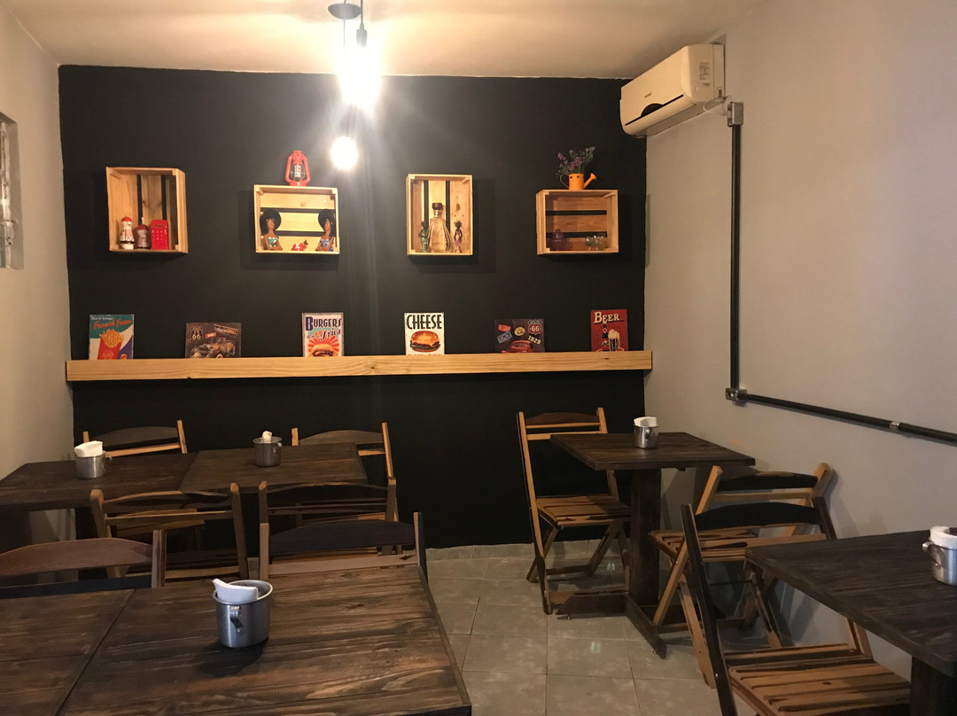 D'Lucca Chicken & Burger