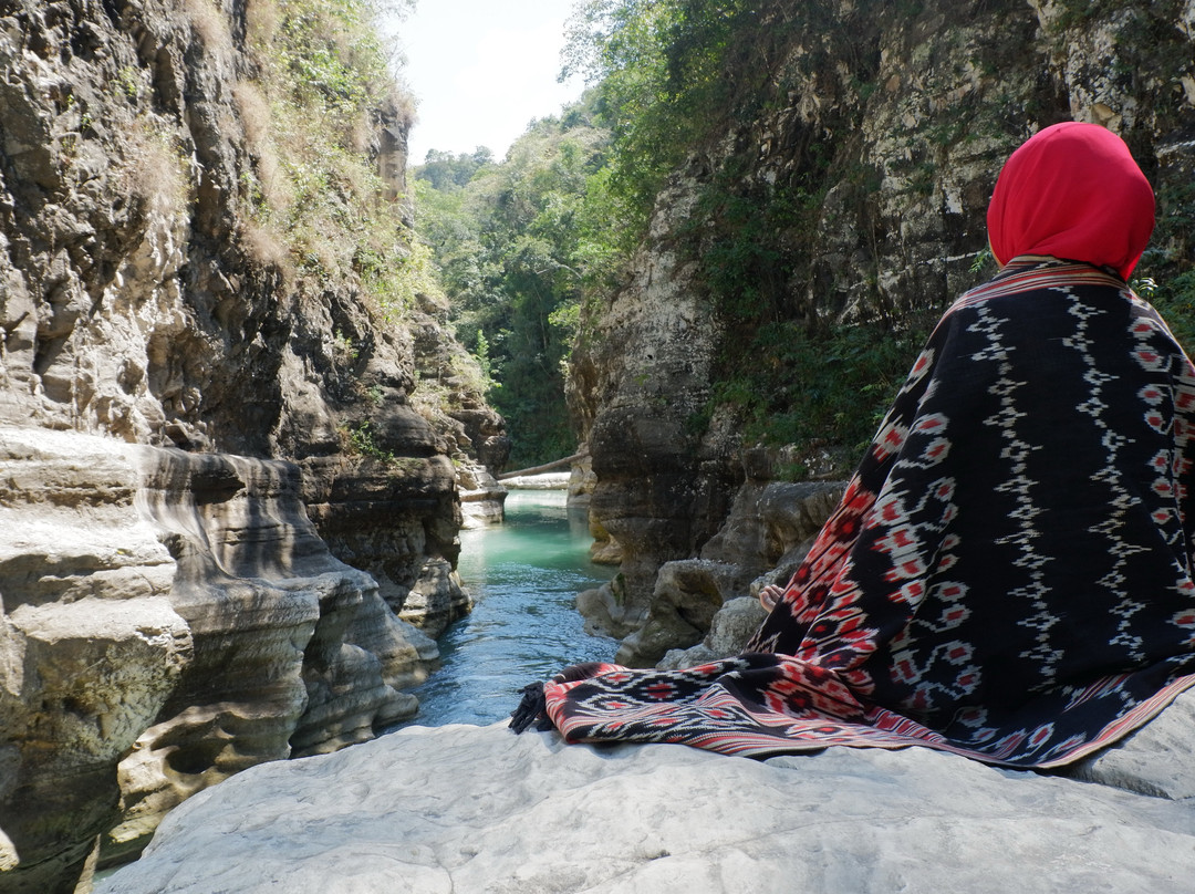 Tanggedu Waterfall景点图片