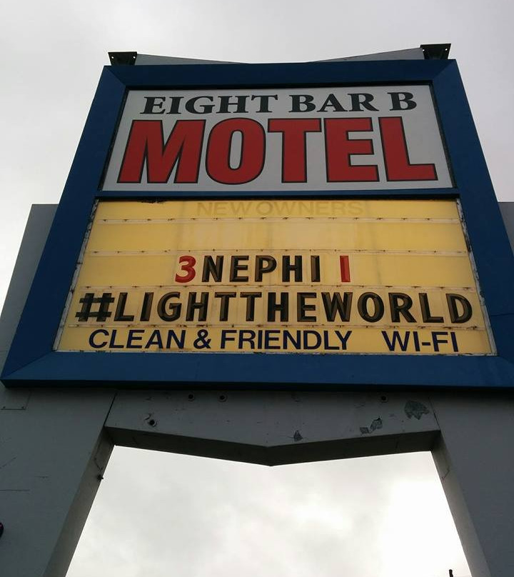 Eight Bar B Motel主图