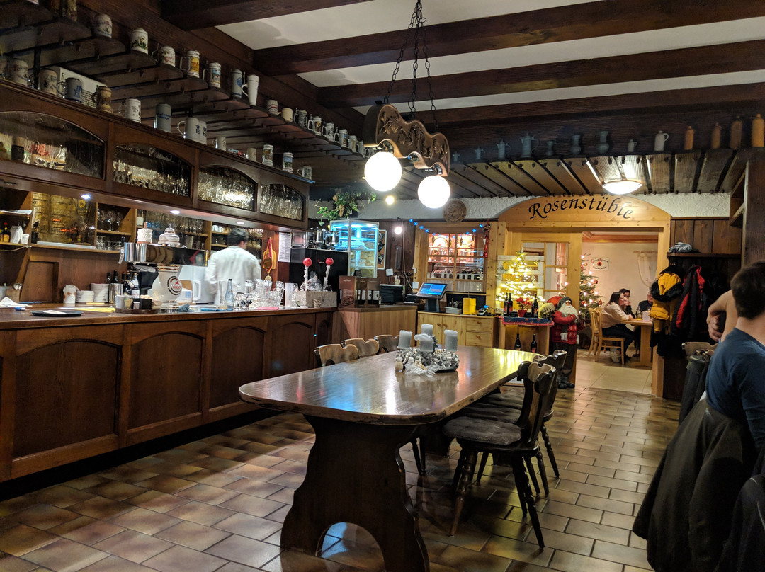 Fridingen an der Donau餐馆和美食-Rose Fremdenzimmer und Kegelbahn in Tuttlingen
