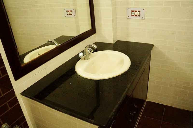 Sapphire Retreat主图