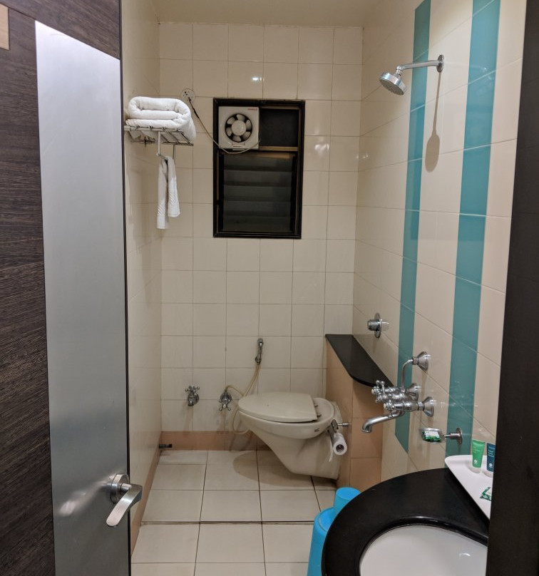 尤拉吉酒店主图