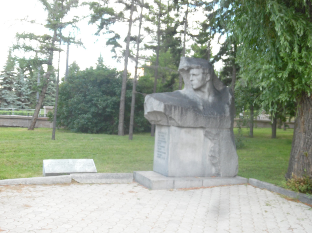 Mass Grave of 13 Hungarians-Internationalists-鄂木斯克必去景点