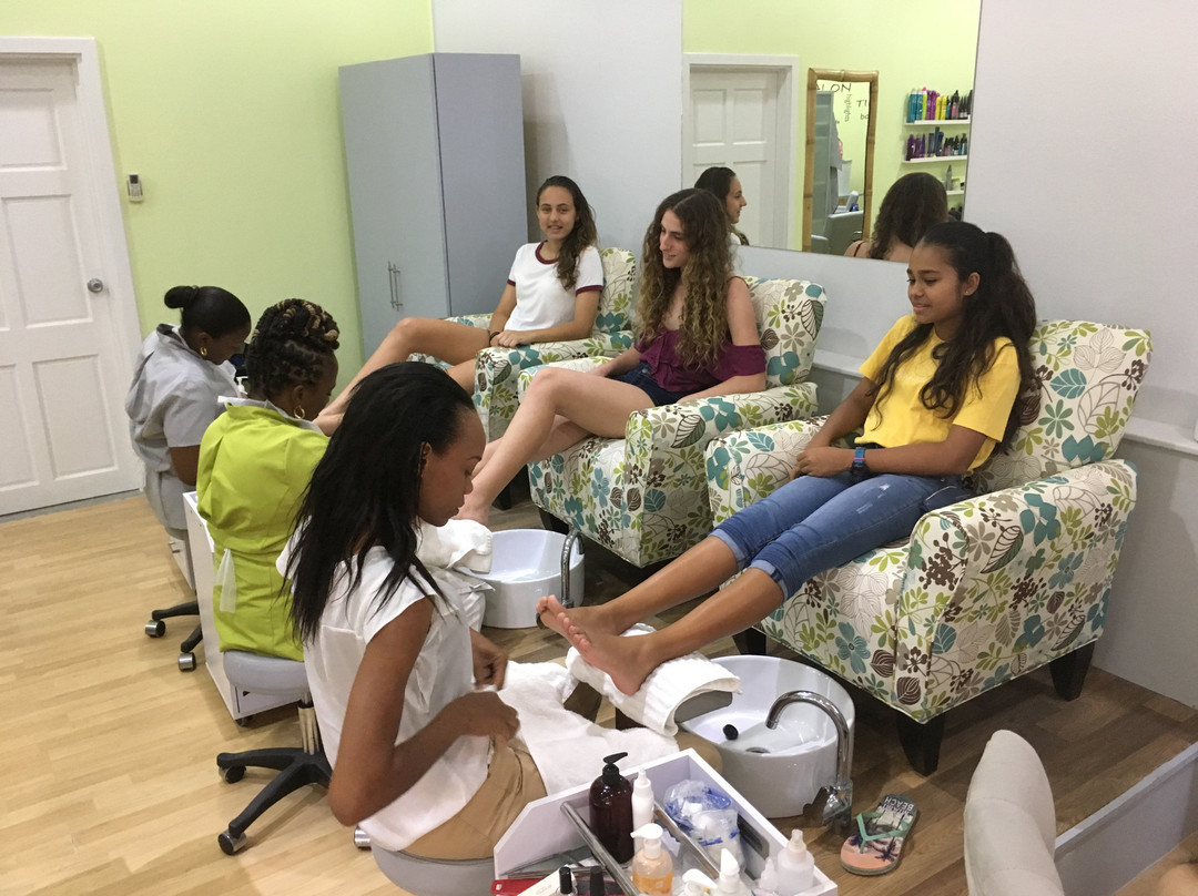 Spice Isle Retreat Salon & Spa-The Lime必去景点