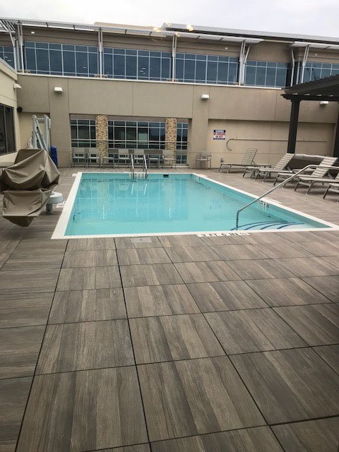 Hilton Garden Inn Charlotte Waverly-泳池