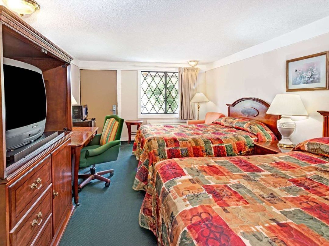 Knights Inn Austell主图