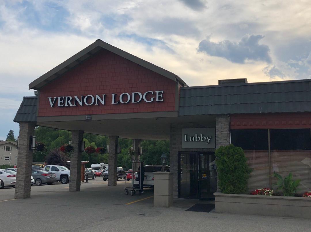 Prestige Vernon Lodge and Conference Centre主图