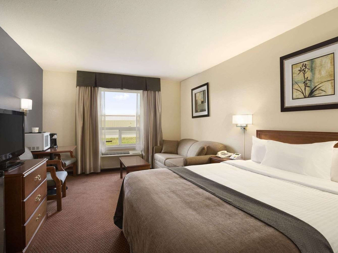 Super 8 by Wyndham Whitecourt主图