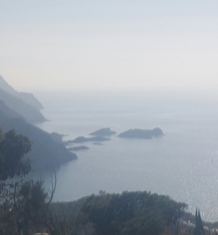 Plage de Madagh 1景点图片