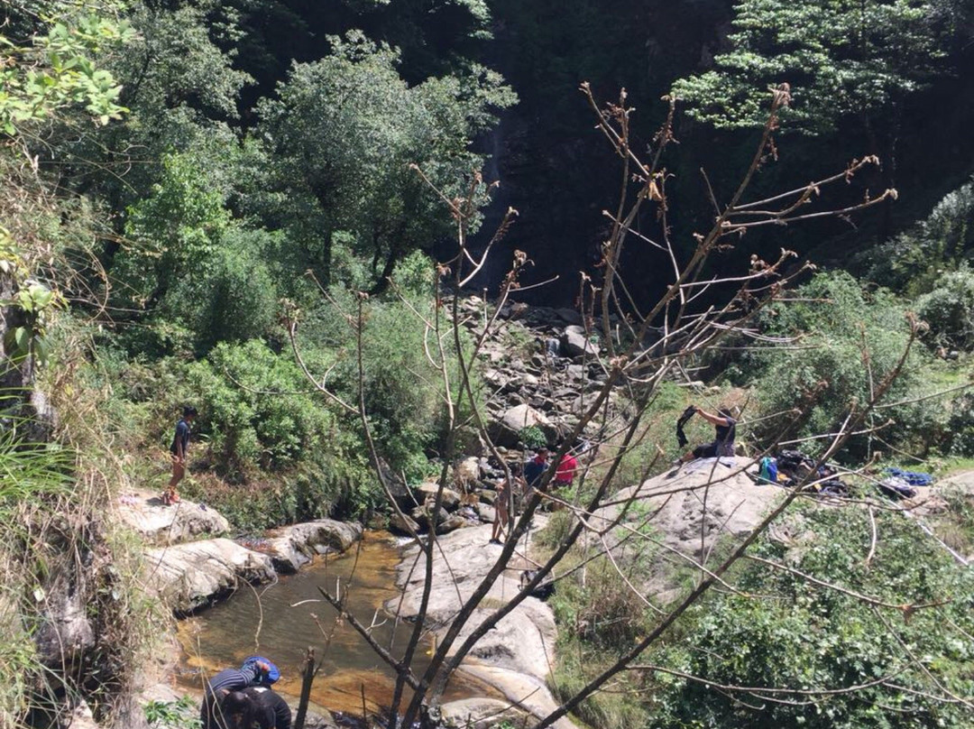 Chhoie Waterfall景点图片