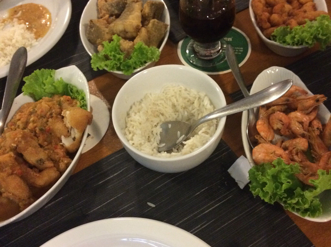 Balneario Arroio do Silva餐馆和美食-Santo Réu Restaurante