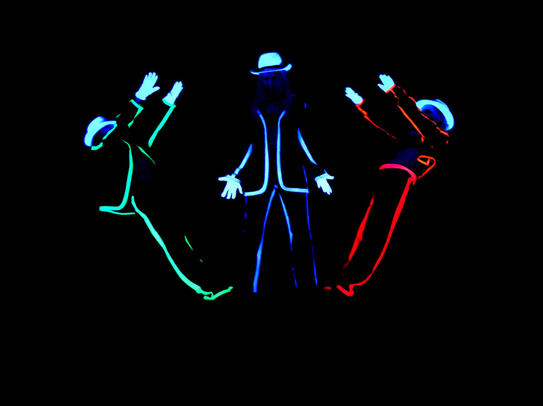 HILT black light theatre-布拉格必去景点