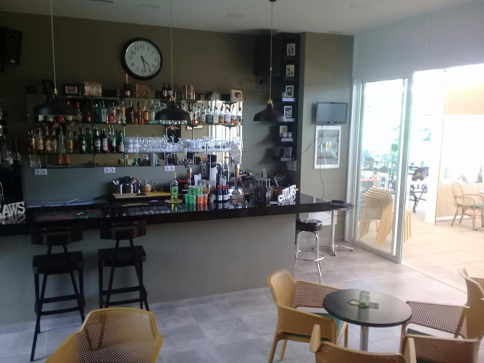 莫干港旅游景点-The Outlaws Bar-Mogan
