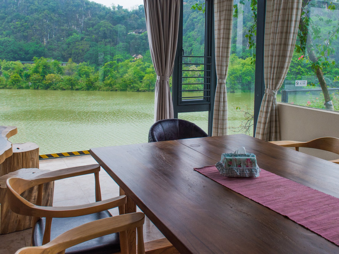 涟岸湖景酒店主图