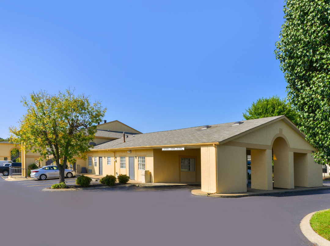 Red Roof Inn Columbia, TN