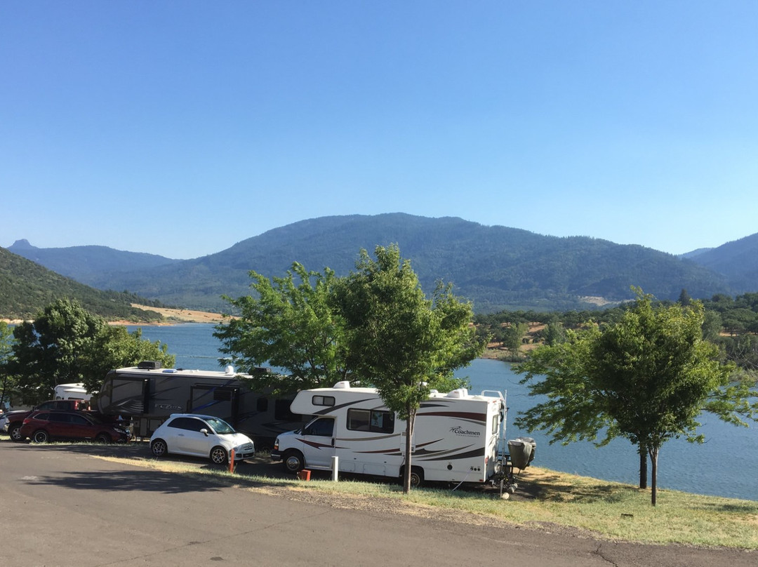 Emigrant Lake-阿什兰必去景点