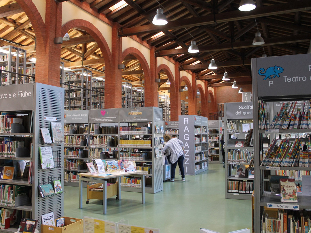 Biblioteca Lea Garofalo景点图片