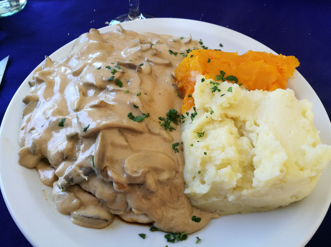 Kala's Rotiseria Restaurante