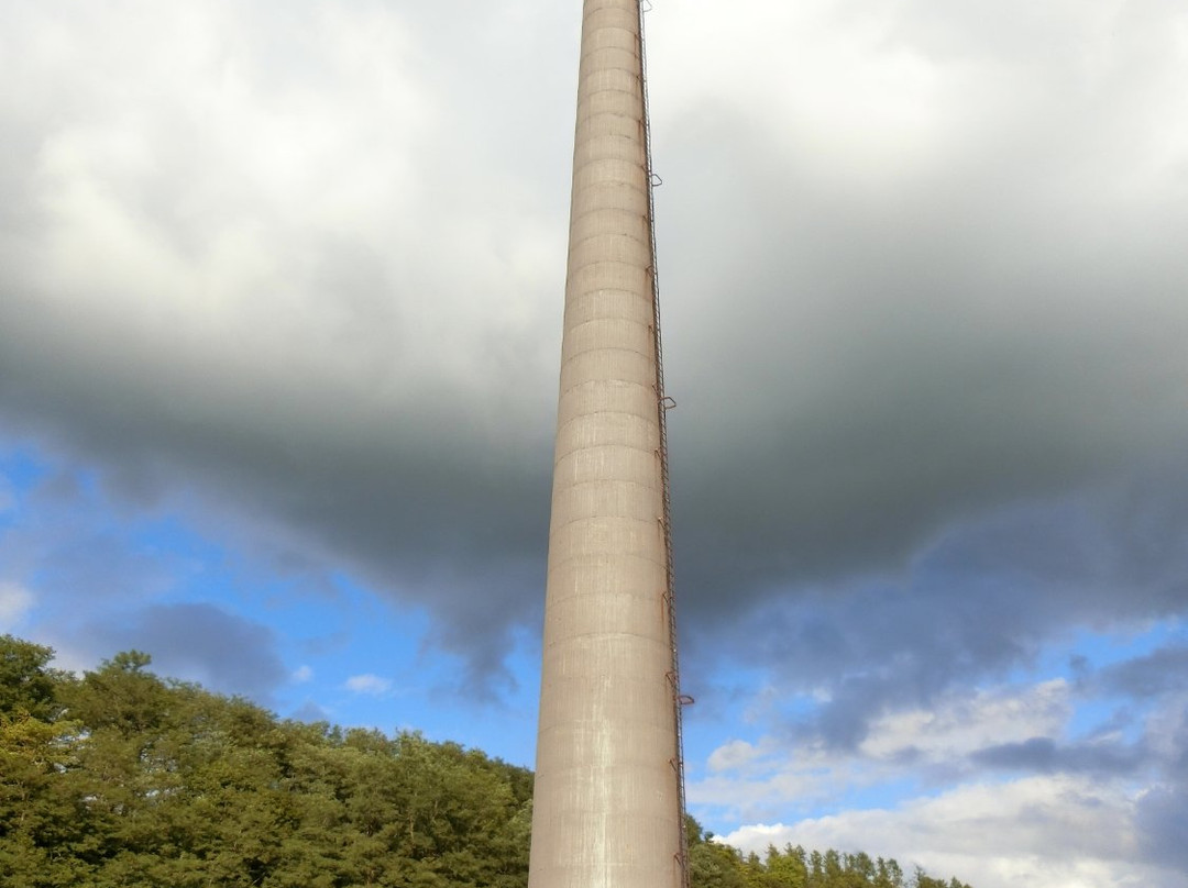 Giant Chimney of Old Hokutan Kasei Industrial Plant-夕张市必去景点