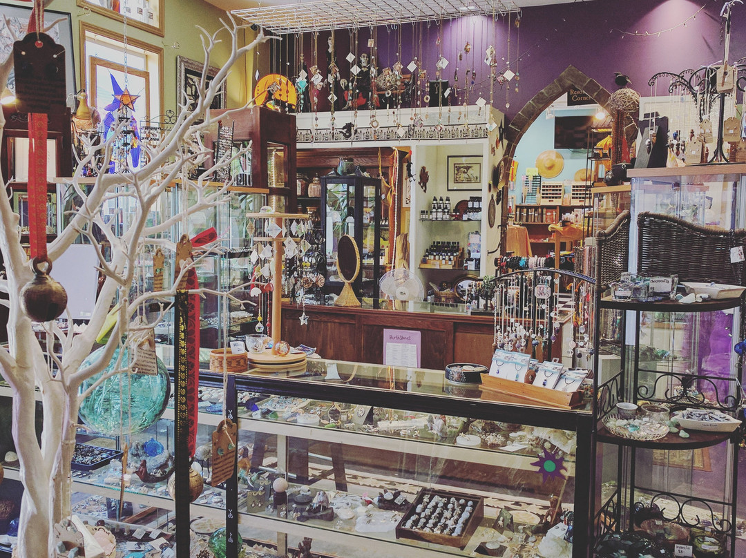 Lobelia's Lair Metaphysical Treasures-纳奈莫必去景点