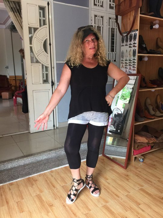 Roni Shoes & Hand Bag Shop-会安必去景点