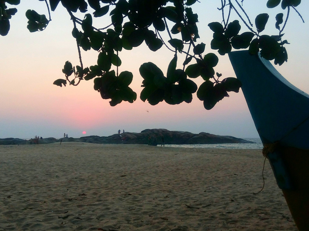 Ezhara Beach景点图片