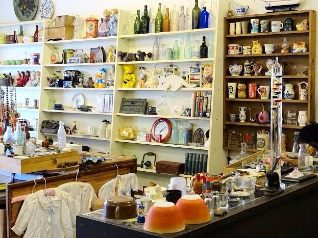 Country Boy Antiques景点图片