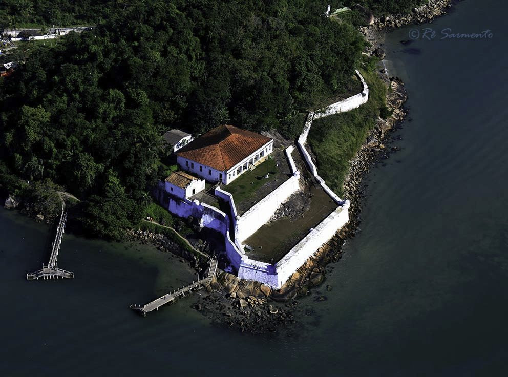 Fortaleza de Santo Amaro da Barra Grande-瓜鲁雅必去景点